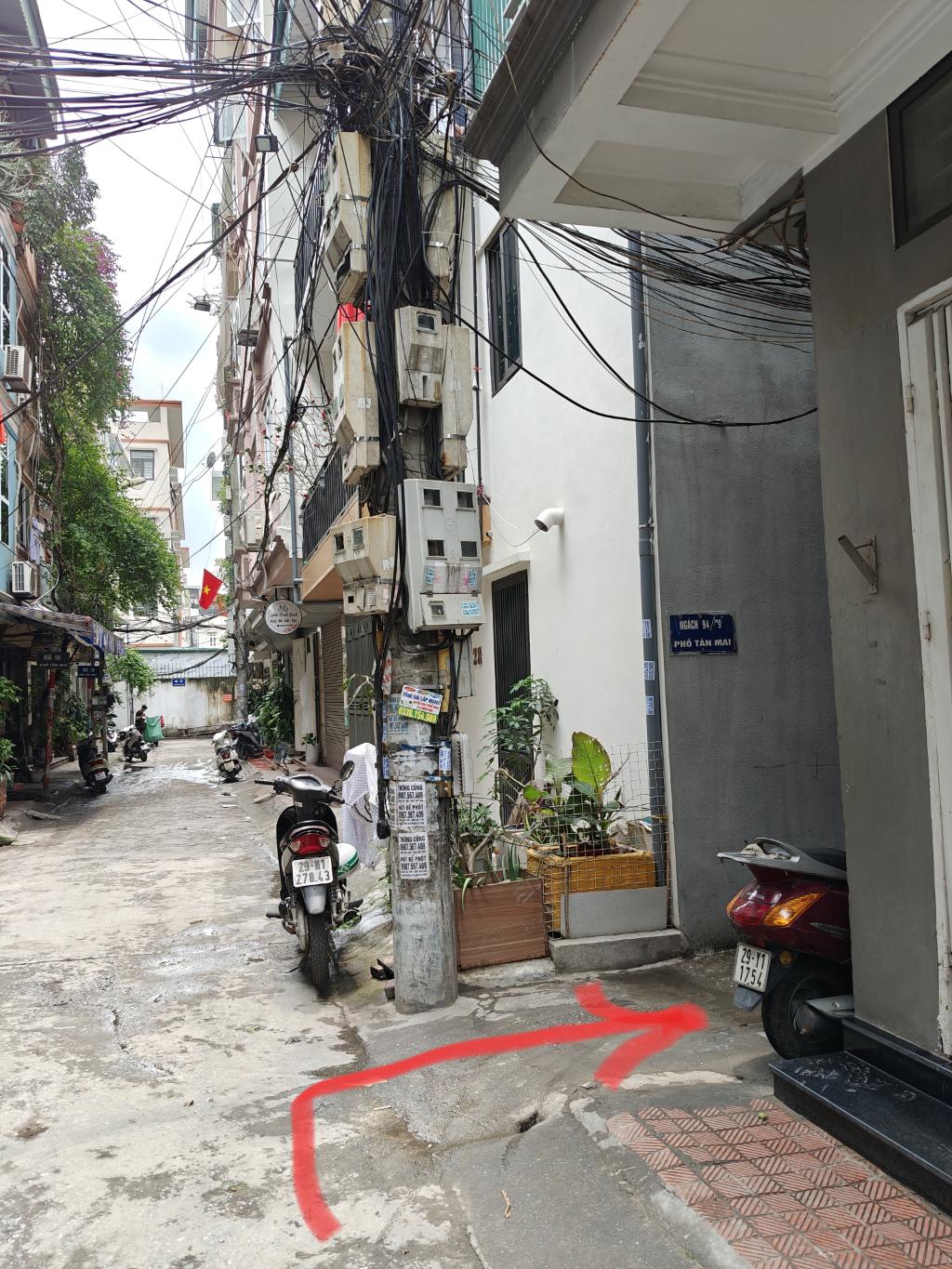 Bán nhà Tân Mai - diện tích 42.4m2 3 tầng - Phân lô ngõ thông - giá 10,7 tỷ