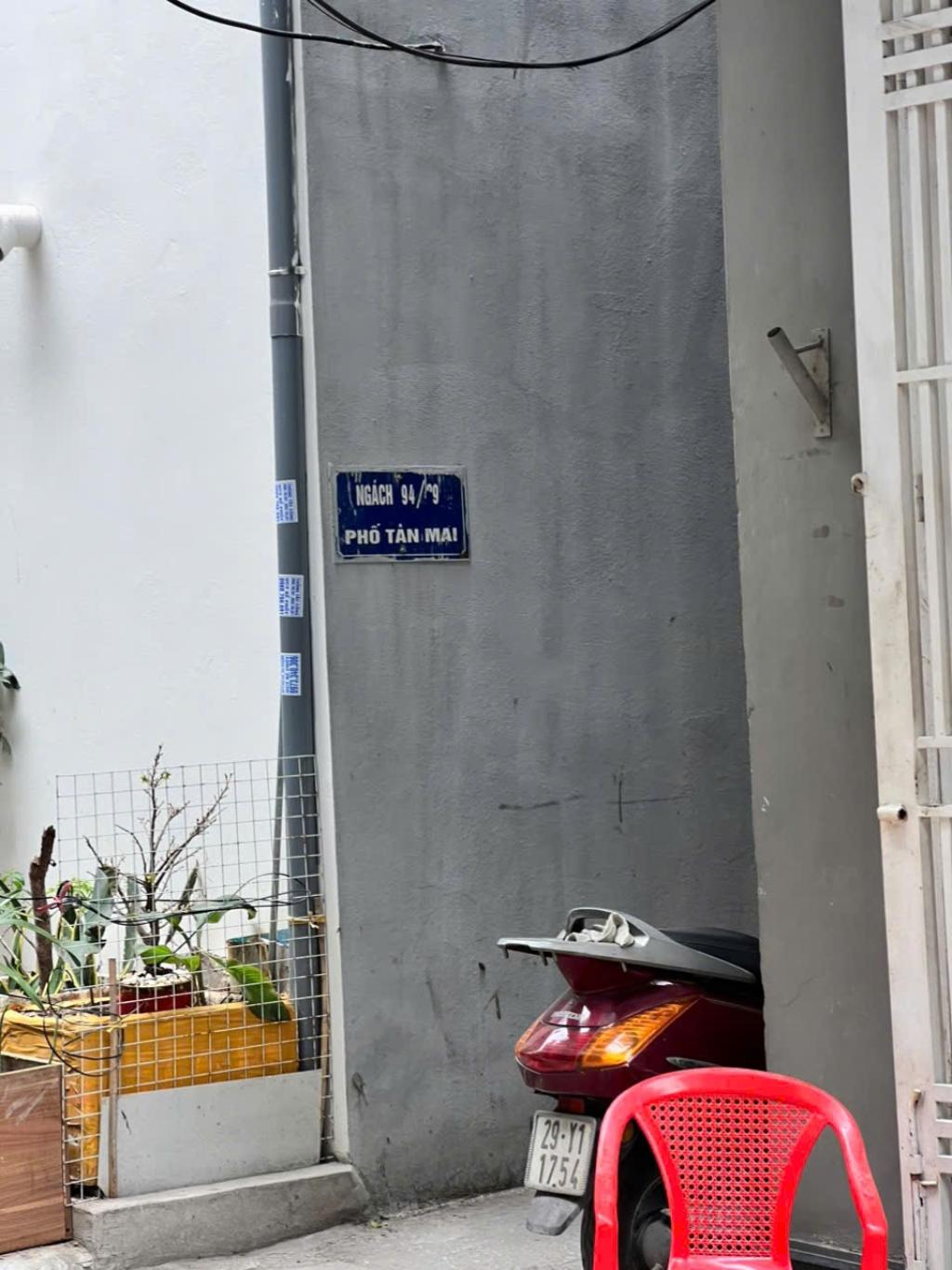 Bán nhà Tân Mai - diện tích 42.4m2 3 tầng - Phân lô ngõ thông - giá 10,7 tỷ