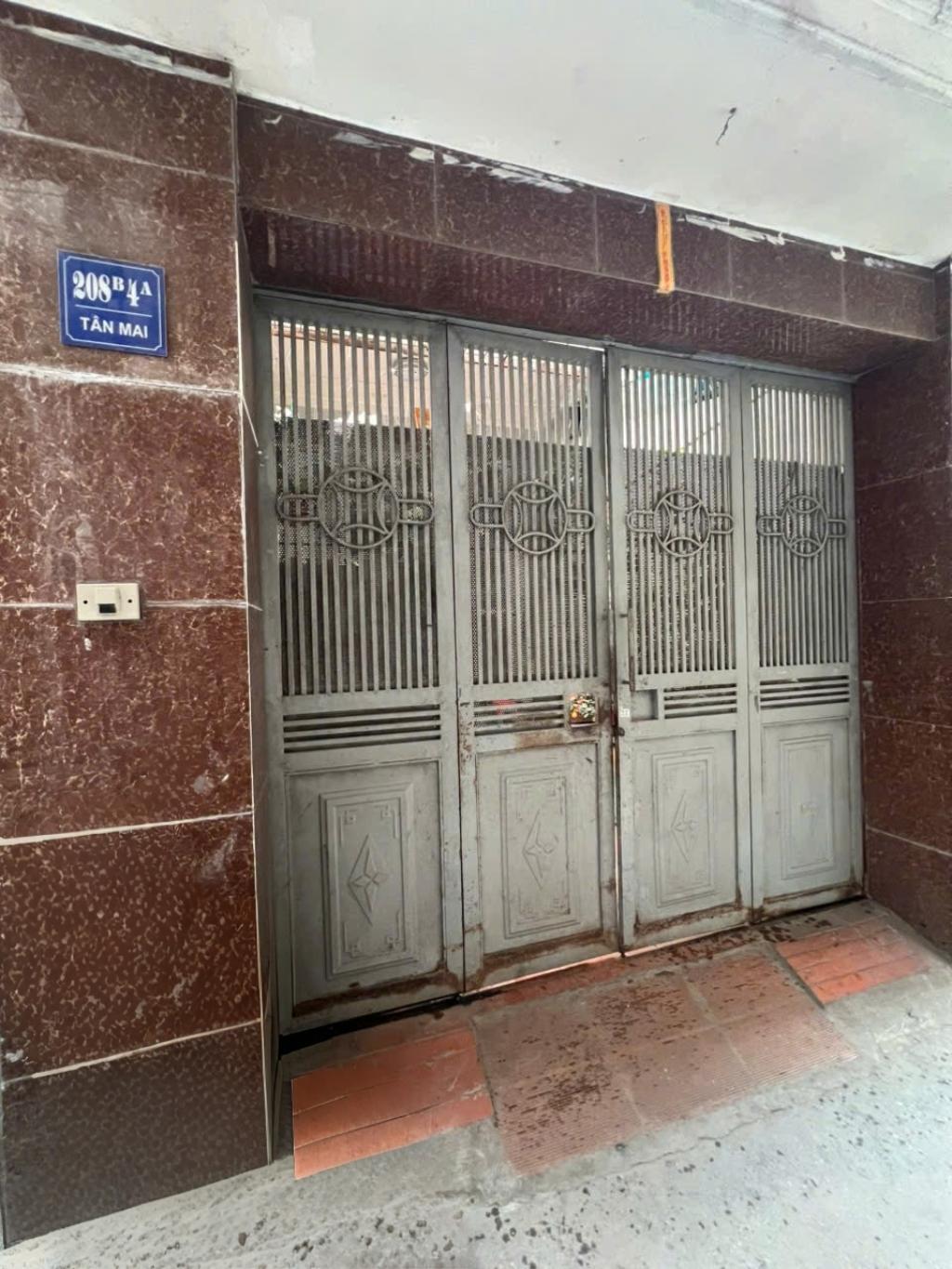 Bán nhà Tân Mai - diện tích 42.4m2 3 tầng - Phân lô ngõ thông - giá 10,7 tỷ