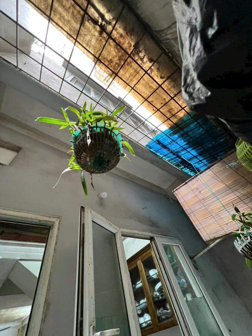 Bán nhà Tân Mai - diện tích 42.4m2 3 tầng - Phân lô ngõ thông - giá 10,7 tỷ