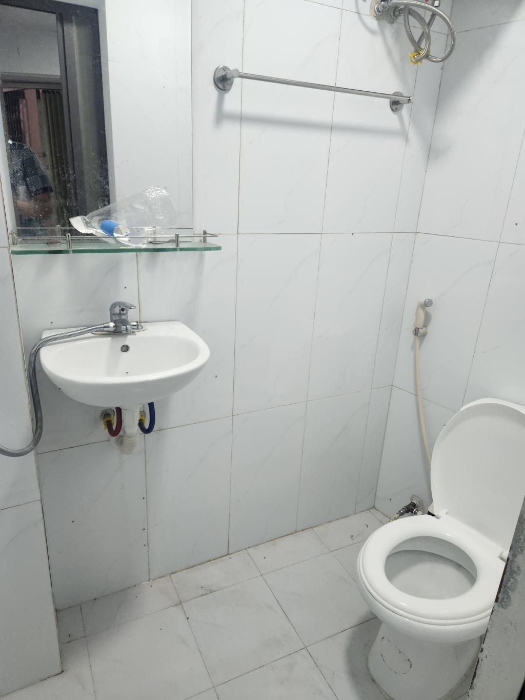 Bán nhà Khâm Thiên - diện tích 40m2 1 tầng - Căn hộ tập thể T1 - giá 3,25 tỷ