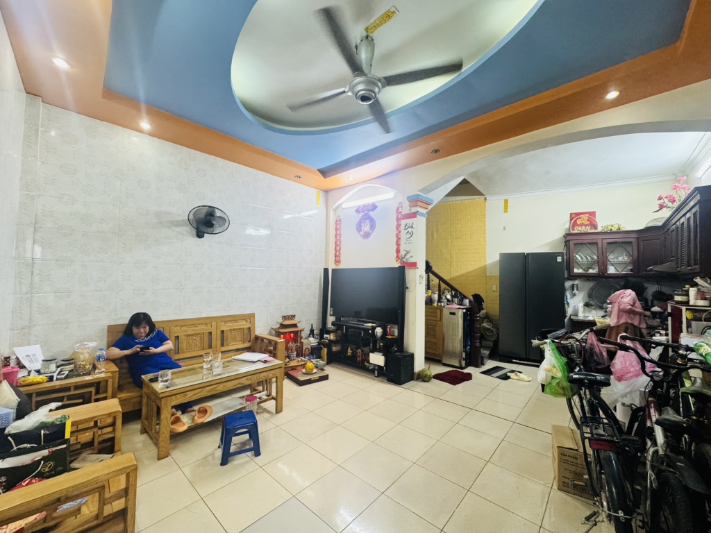 Bán nhà Ngọc Hồi - diện tích 33,3m2 5 tầng - Ô TÔ ĐỖ CỔNG - GẦN PHỐ - GẦN HỒ LINH ĐÀM - giá 7,9 tỷ