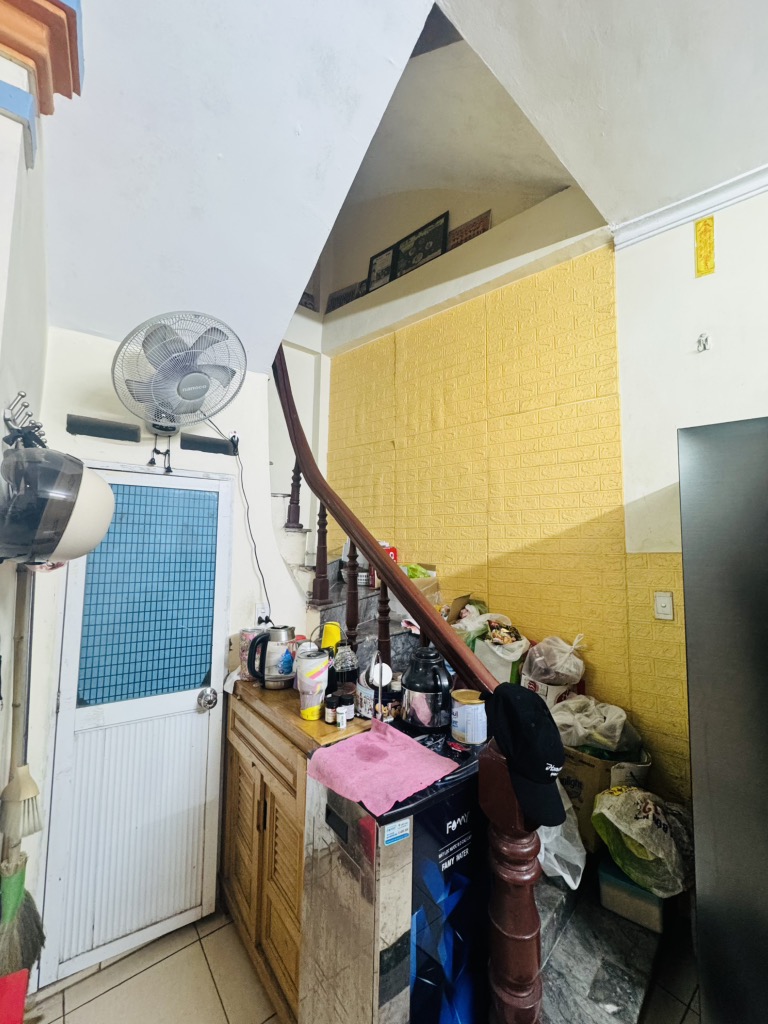 Bán nhà Ngọc Hồi - diện tích 33,3m2 5 tầng - Ô TÔ ĐỖ CỔNG - GẦN PHỐ - GẦN HỒ LINH ĐÀM - giá 7,9 tỷ