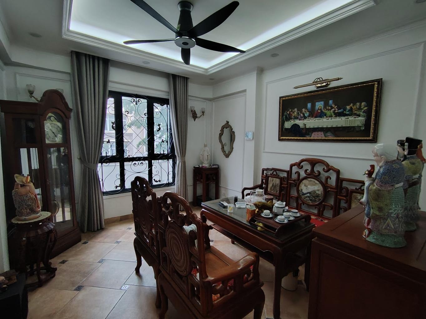 Bán nhà Tôn Đức Thắng - diện tích 37,8m2 5 tầng - SIÊU PHẨM MẶT PHỐ - VỈA HÈ RỘNG - KINH DOANH SẦM UẤT - giá 23,5 tỷ