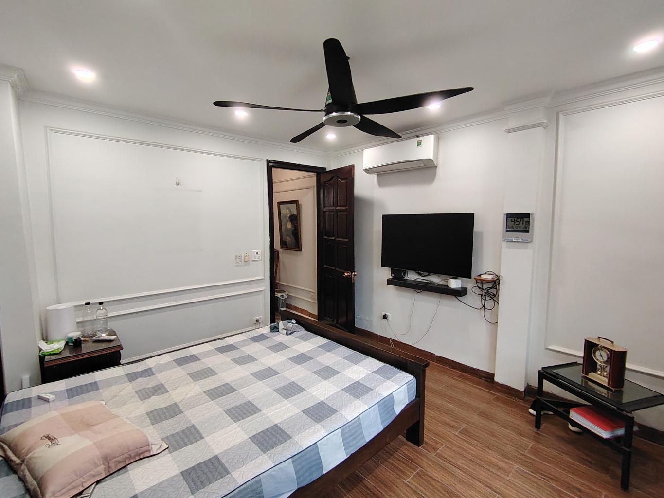 Bán nhà Tôn Đức Thắng - diện tích 37,8m2 5 tầng - SIÊU PHẨM MẶT PHỐ - VỈA HÈ RỘNG - KINH DOANH SẦM UẤT - giá 23,5 tỷ