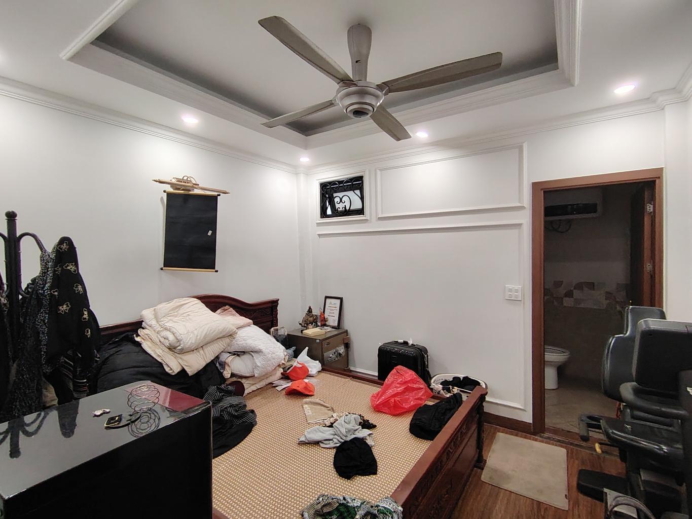 Bán nhà Tôn Đức Thắng - diện tích 37,8m2 5 tầng - SIÊU PHẨM MẶT PHỐ - VỈA HÈ RỘNG - KINH DOANH SẦM UẤT - giá 23,5 tỷ