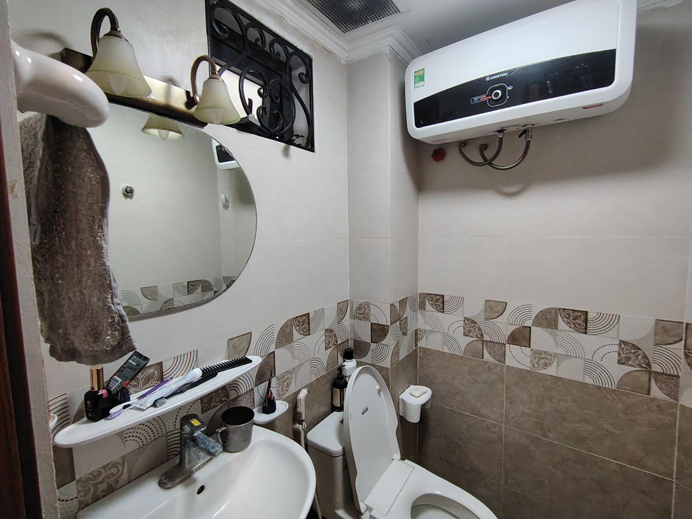 Bán nhà Tôn Đức Thắng - diện tích 37,8m2 5 tầng - SIÊU PHẨM MẶT PHỐ - VỈA HÈ RỘNG - KINH DOANH SẦM UẤT - giá 23,5 tỷ