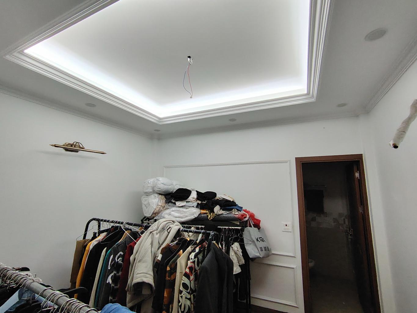 Bán nhà Tôn Đức Thắng - diện tích 37,8m2 5 tầng - SIÊU PHẨM MẶT PHỐ - VỈA HÈ RỘNG - KINH DOANH SẦM UẤT - giá 23,5 tỷ