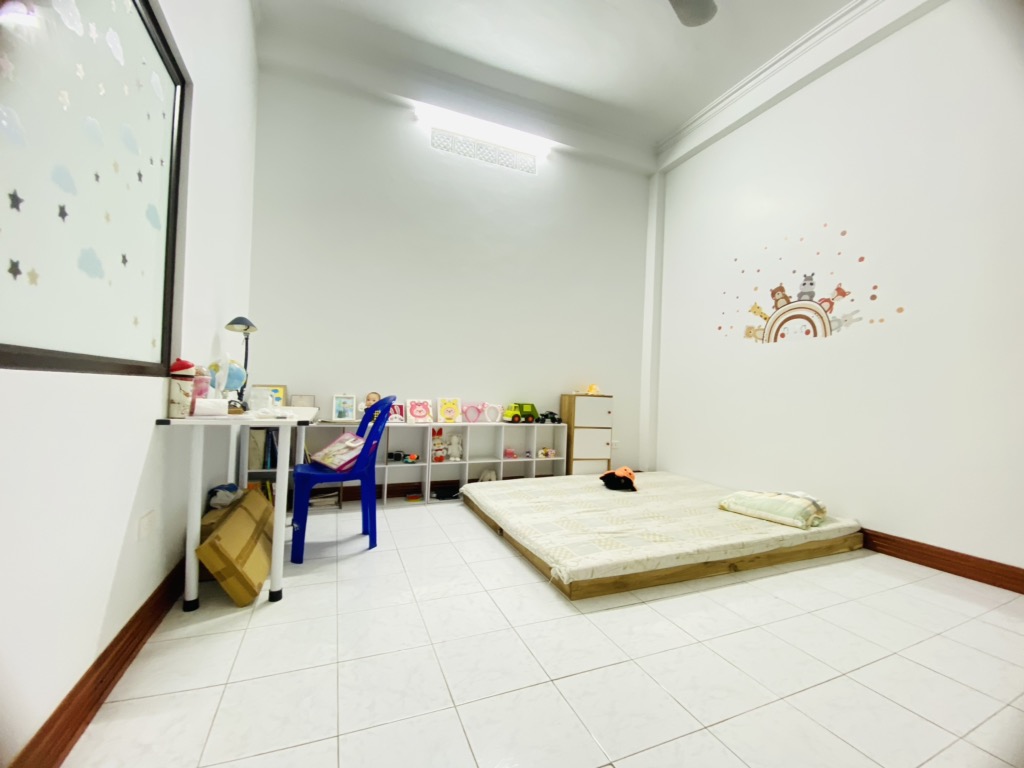 Bán nhà Thái Thịnh - diện tích 28,1m2 4 tầng - Lô góc 2 mặt thoáng - giá 13,5 tỷ