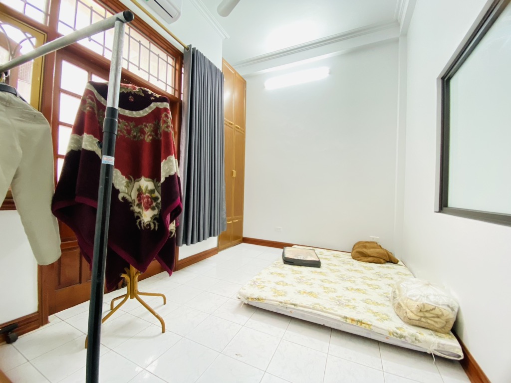 Bán nhà Thái Thịnh - diện tích 28,1m2 4 tầng - Lô góc 2 mặt thoáng - giá 13,5 tỷ