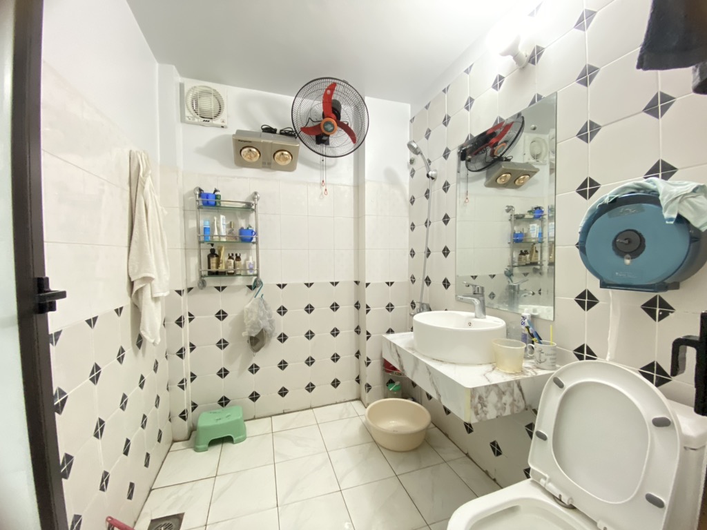 Bán nhà Thái Thịnh - diện tích 28,1m2 4 tầng - Lô góc 2 mặt thoáng - giá 13,5 tỷ