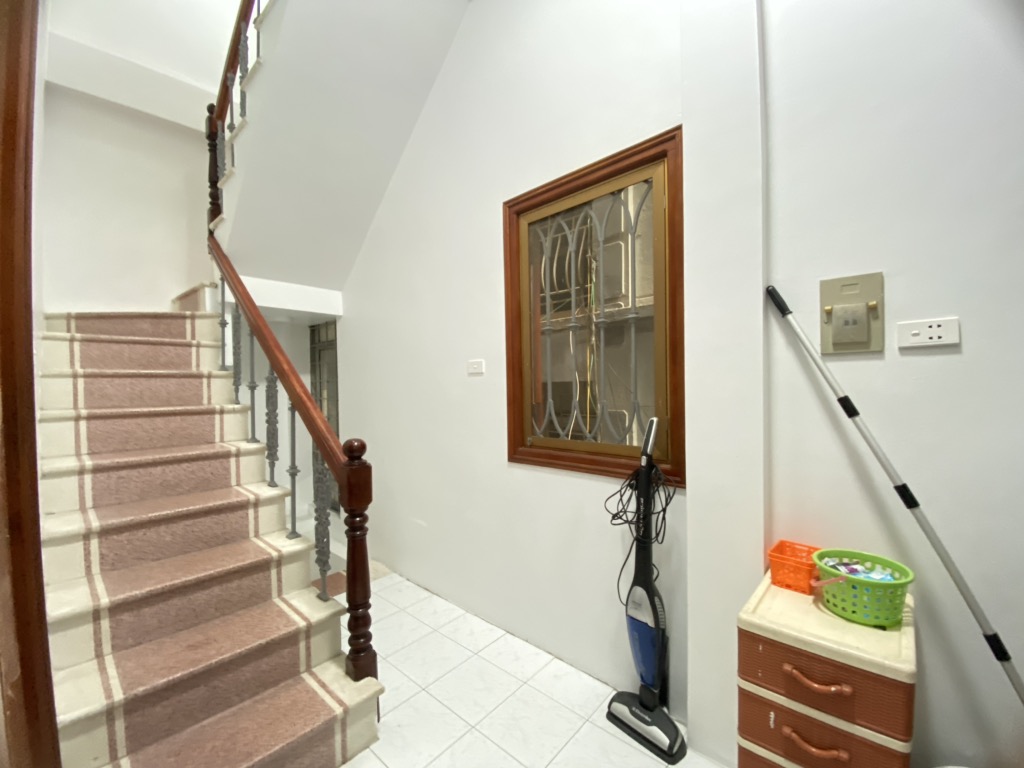 Bán nhà Thái Thịnh - diện tích 28,1m2 4 tầng - Lô góc 2 mặt thoáng - giá 13,5 tỷ