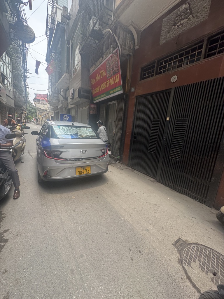 Bán nhà Thịnh Hào - diện tích 27m2 2 tầng - Kinh doanh ô tô vào nhà - giá 8,9 tỷ