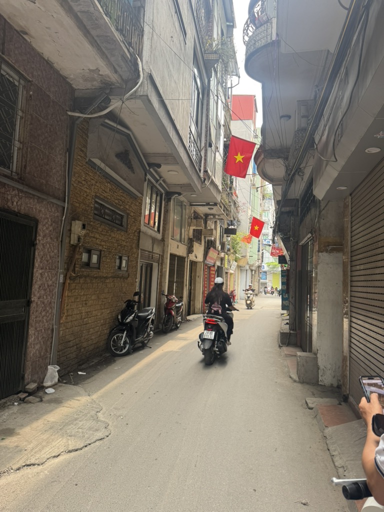 Bán nhà Thịnh Hào - diện tích 27m2 2 tầng - Kinh doanh ô tô vào nhà - giá 8,9 tỷ