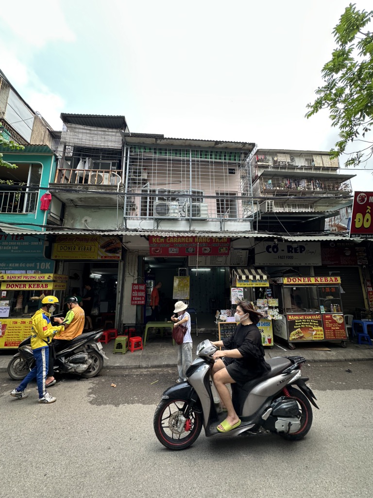 Bán nhà Thanh Xuân Bắc - diện tích 32m2 3 tầng - KINH DOANH - Ô TÔ - VỈA HÈ DỪNG ĐỖ THOẢI MÁI - giá 4,6 tỷ