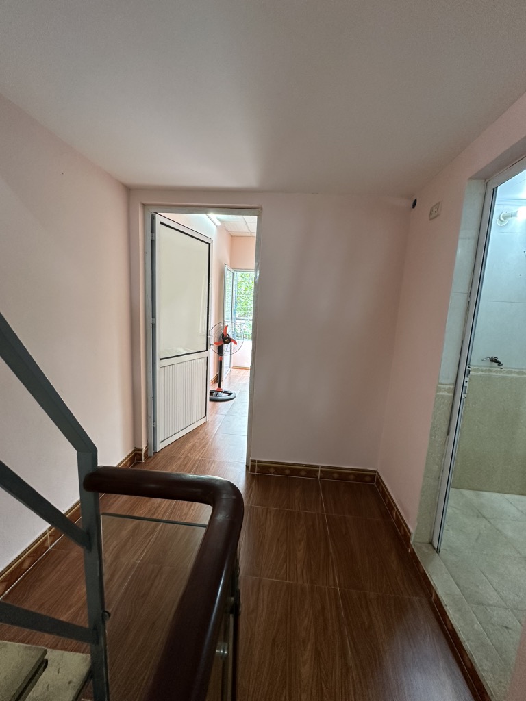 Bán nhà Thanh Xuân Bắc - diện tích 32m2 3 tầng - KINH DOANH - Ô TÔ - VỈA HÈ DỪNG ĐỖ THOẢI MÁI - giá 4,6 tỷ