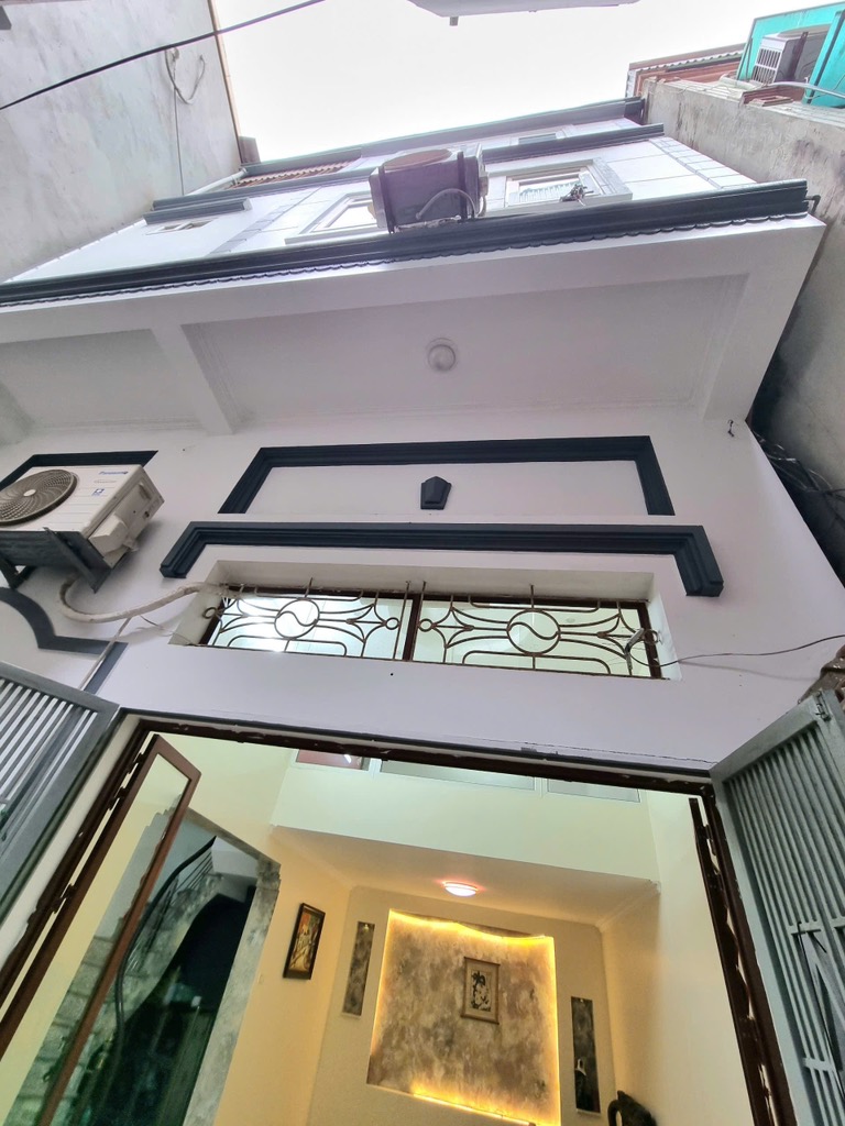 Bán nhà Hoàng Mai - diện tích 56.2m2 3 tầng - gần ô tô - giá 10,7 tỷ