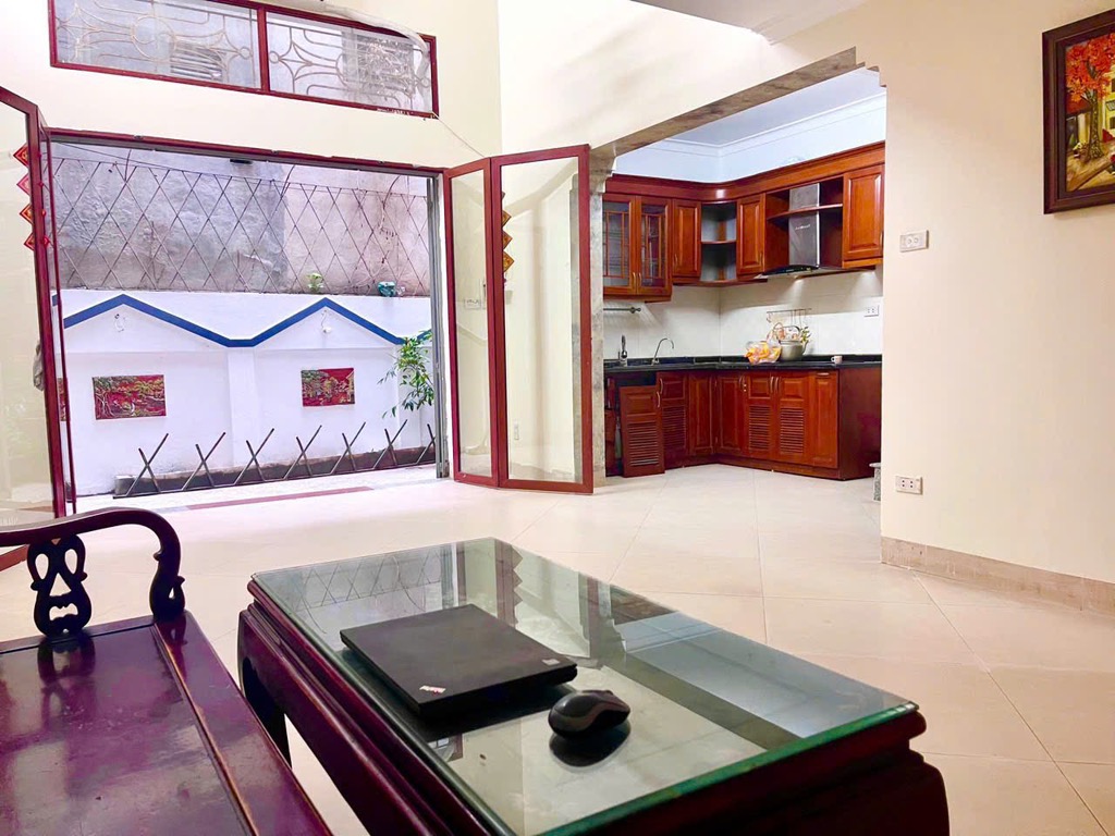 Bán nhà Hoàng Mai - diện tích 56.2m2 3 tầng - gần ô tô - giá 10,7 tỷ