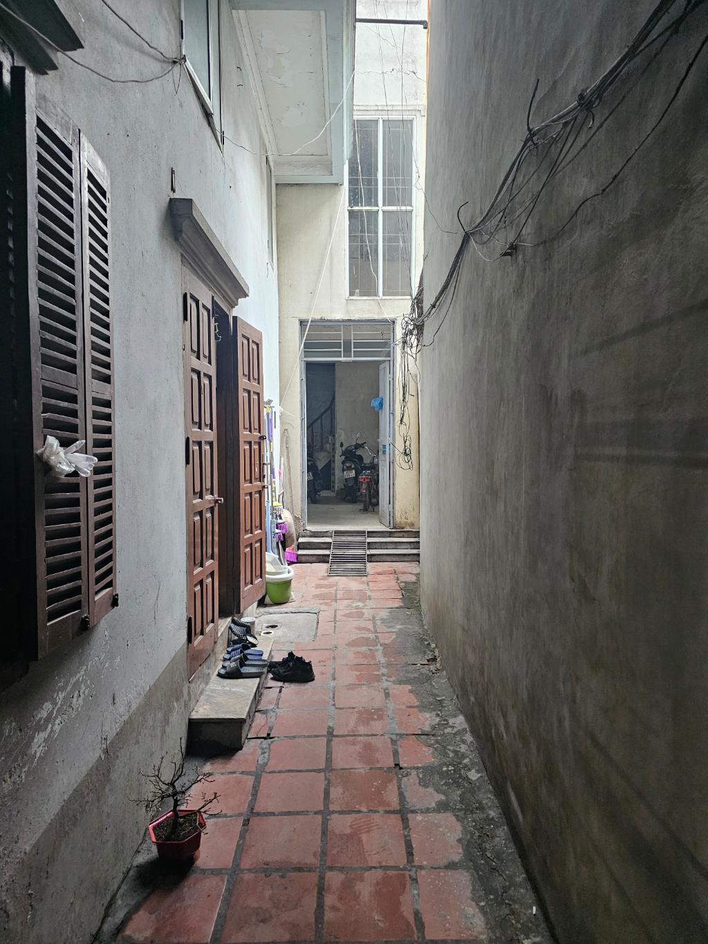 Bán nhà Bạch Mai - diện tích 38.4m2 4 tầng - Nhà hiếm Khu Bắc - Kinh - Xây - giá 7,2 tỷ