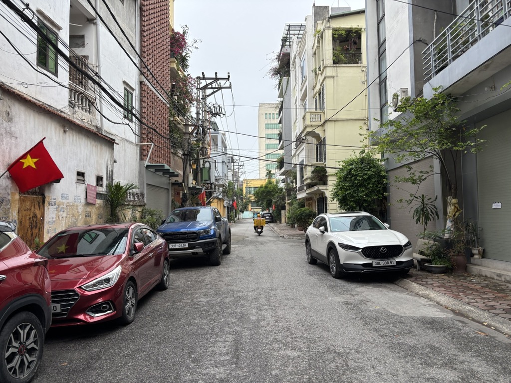 Bán nhà phố Nguyễn Sơn 104m2 x 4, mặt tiền 8.1m | Giá 31.2 tỷ