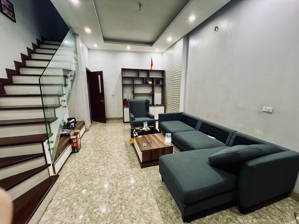 Bán nhà Khâm Thiên - 36.6m2 4 tầng - gần phố, gần Ô tô - giá 6.25 tỷ