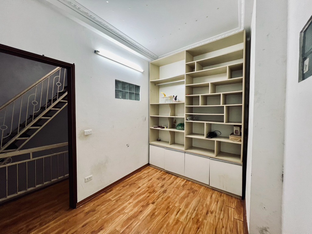 Bán nhà Khâm Thiên - 36.6m2 4 tầng - gần phố, gần Ô tô - giá 6.25 tỷ