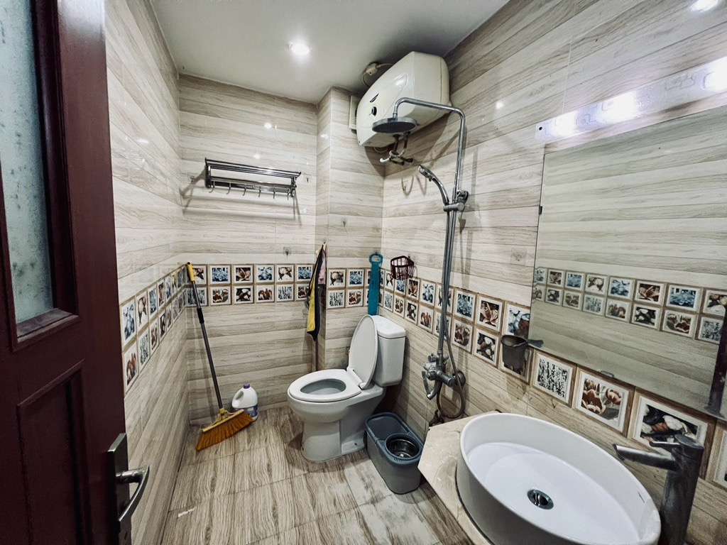 Bán nhà Khâm Thiên - 36.6m2 4 tầng - gần phố, gần Ô tô - giá 6.25 tỷ