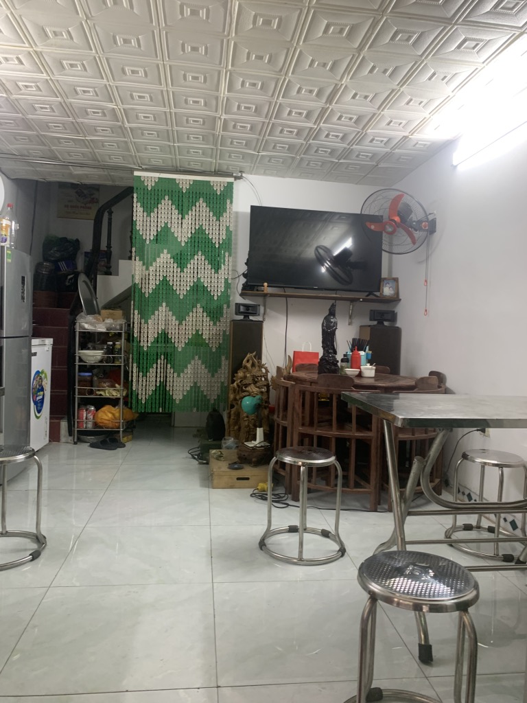 Bán nhà Nguyên Hồng - diện tích 40m2 1 tầng - Ô tô tránh vỉa hè - giá 5,7 tỷ