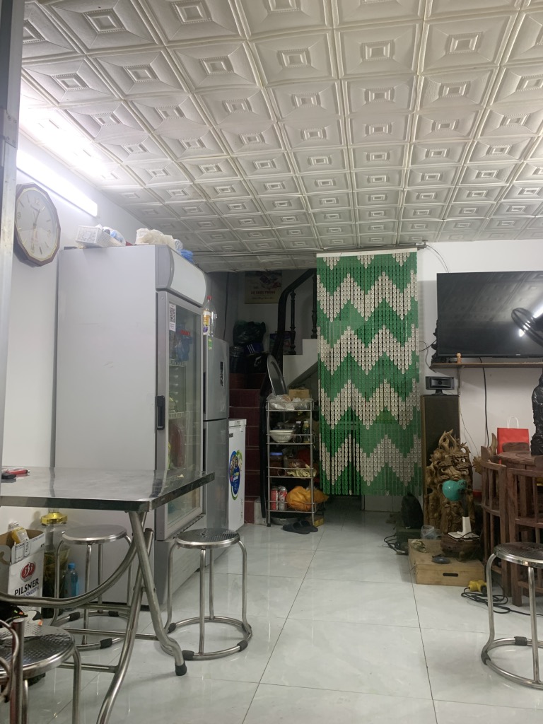 Bán nhà Nguyên Hồng - diện tích 40m2 1 tầng - Ô tô tránh vỉa hè - giá 5,7 tỷ