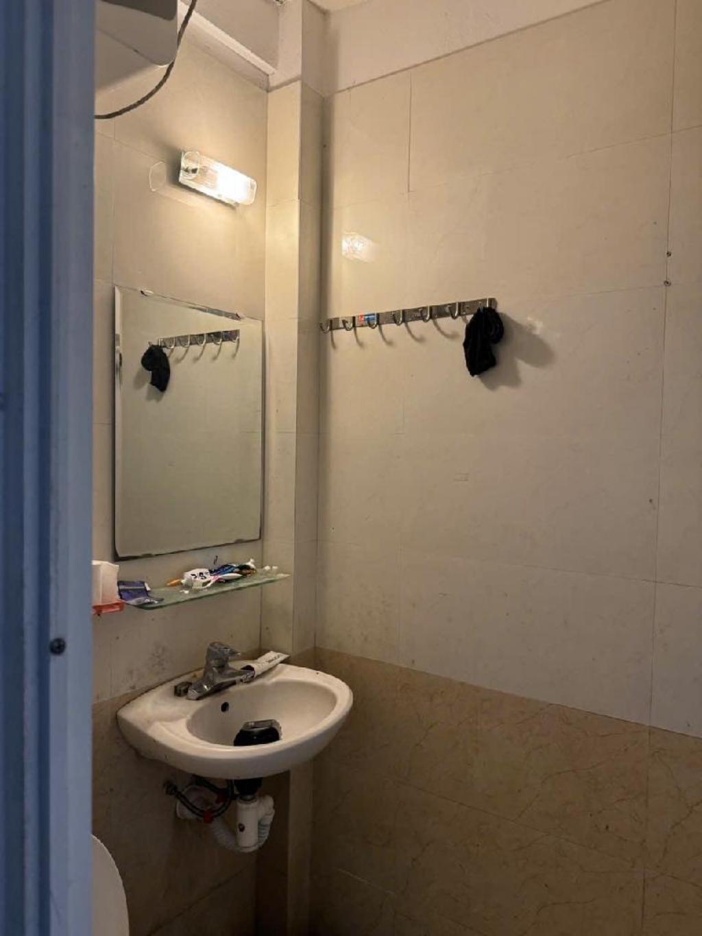 Bán nhà Tôn Đức Thắng - 30m2 2 tầng - trung tâm Đống Đa - giá 4.8 tỷ