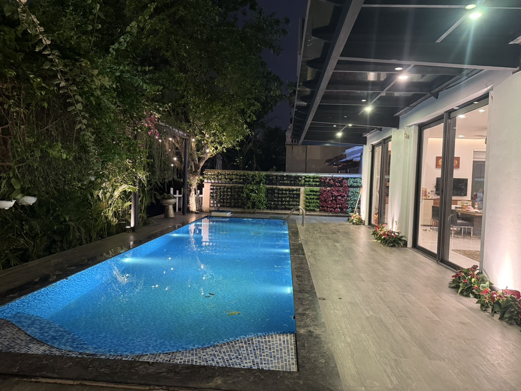 Bán biệt thự Vinhomes Riverside 607m2 x 4 tầng, mặt tiền 21m | Giá 296,5 tỷ