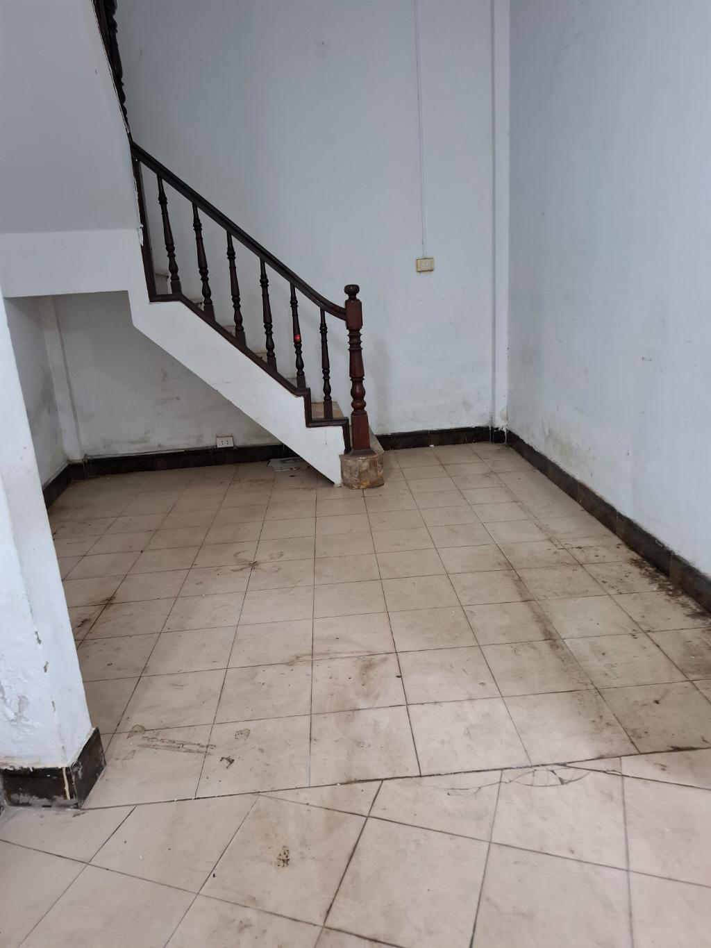 Bán nhà Trần Quý Cáp - diện tích 33m2 2 tầng - Mặt ngõ ô tô tránh - giá 8,25 tỷ