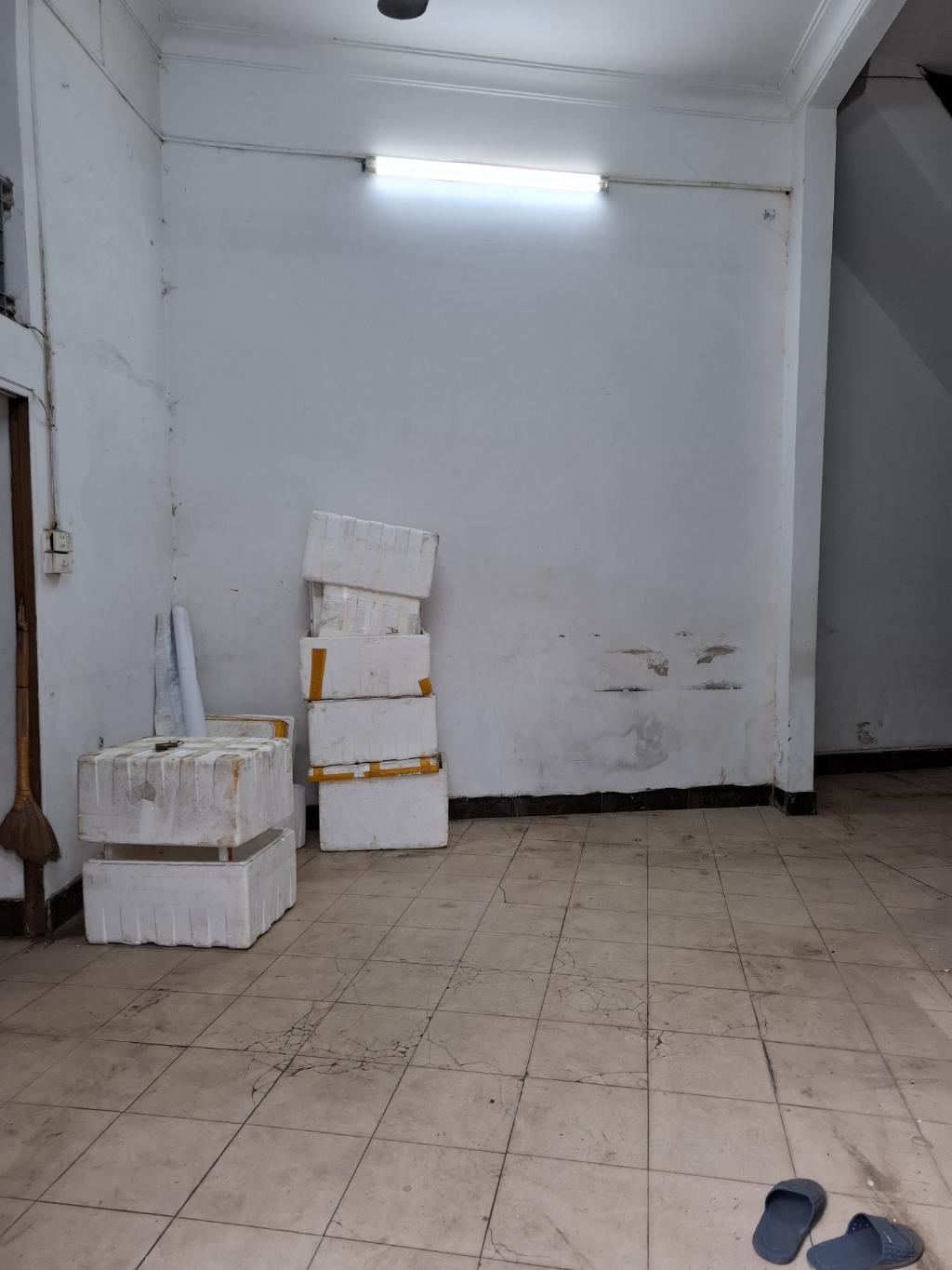 Bán nhà Trần Quý Cáp - diện tích 33m2 2 tầng - Mặt ngõ ô tô tránh - giá 8,25 tỷ