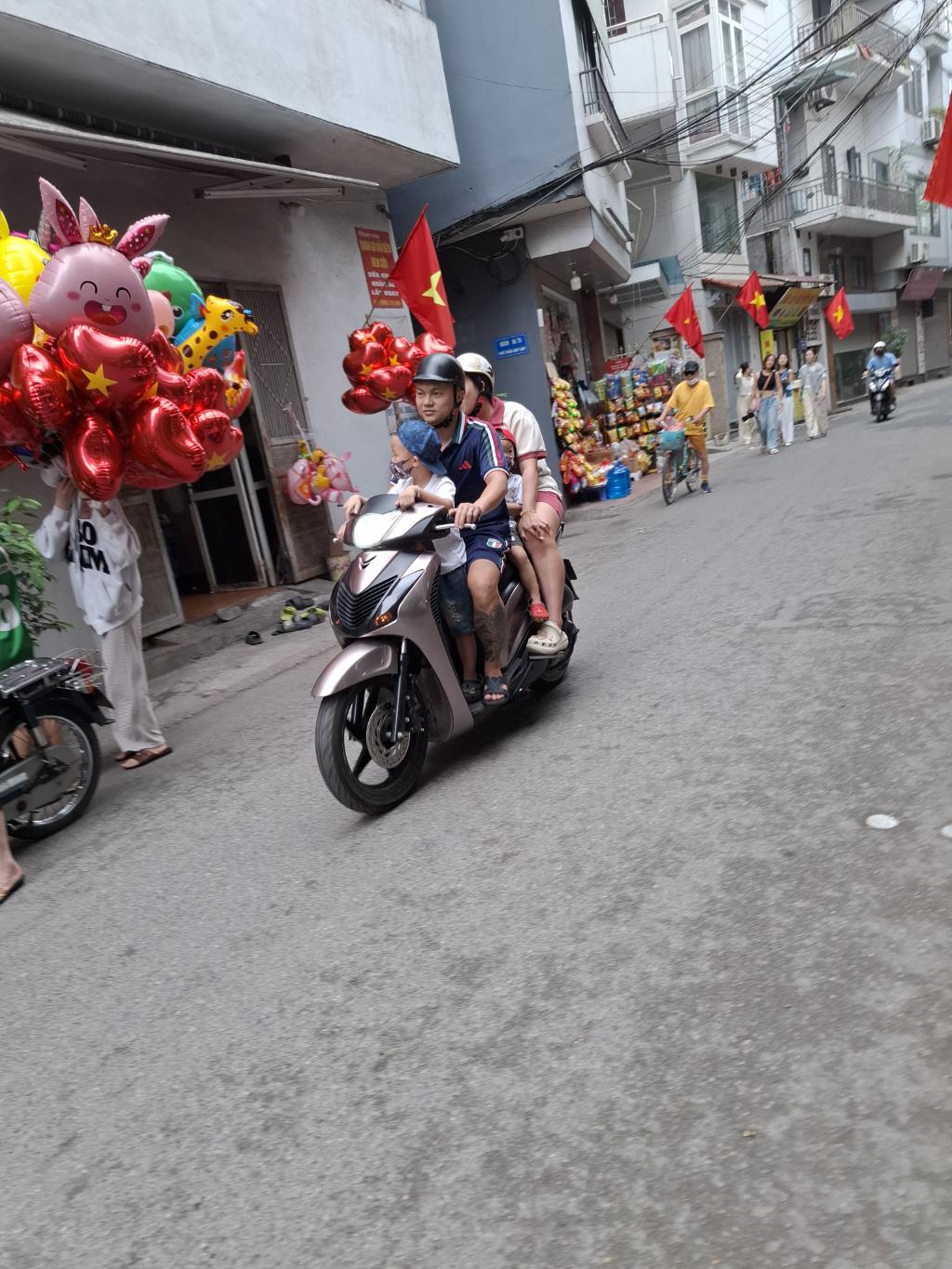 Bán nhà Trần Quý Cáp - diện tích 33m2 2 tầng - Mặt ngõ ô tô tránh - giá 8,25 tỷ