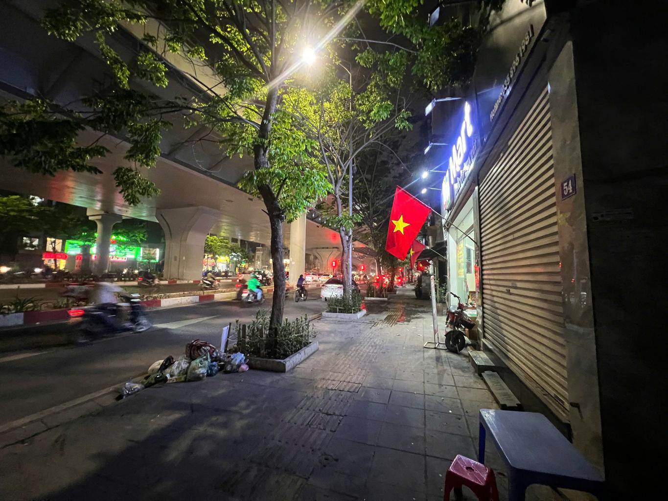 Bán nhà Ngõ Lao Động - diện tích 8m2 1 tầng - ô tô đỗ cửa - giá 1,9 tỷ