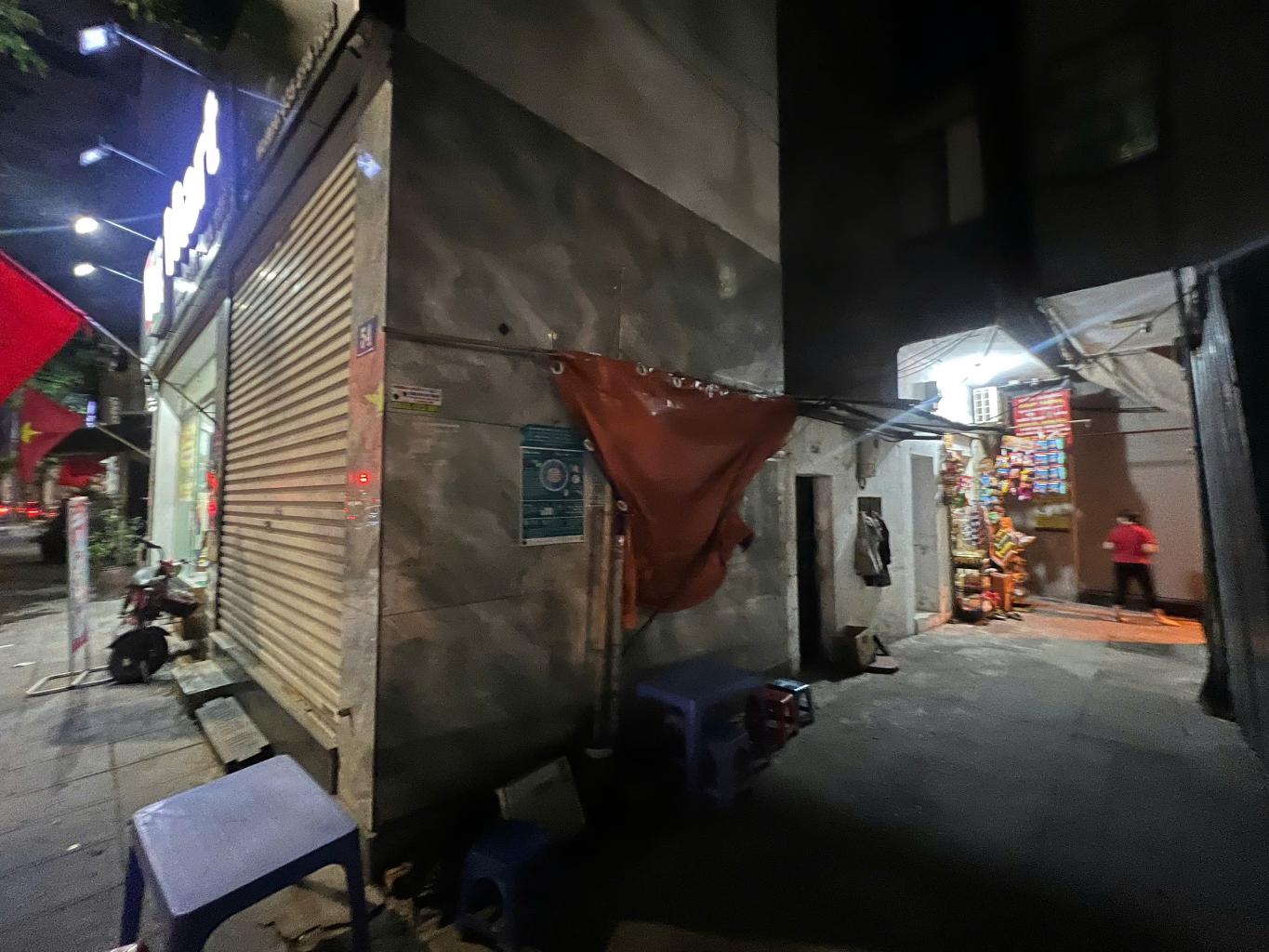 Bán nhà Ngõ Lao Động - diện tích 8m2 1 tầng - ô tô đỗ cửa - giá 1,9 tỷ