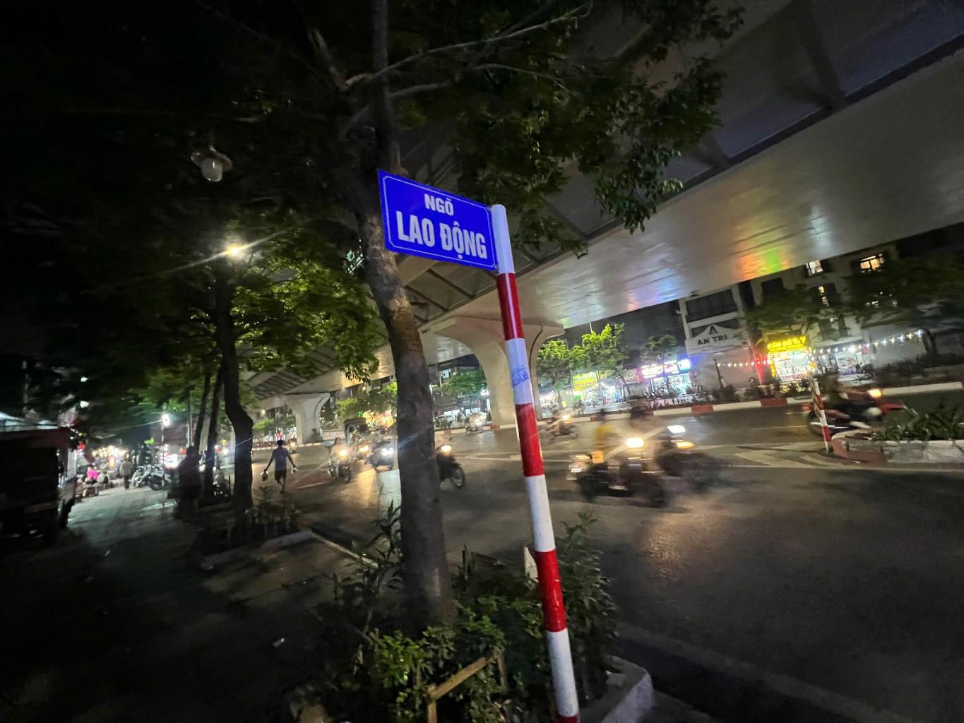 Bán nhà Ngõ Lao Động - diện tích 8m2 1 tầng - ô tô đỗ cửa - giá 1,9 tỷ