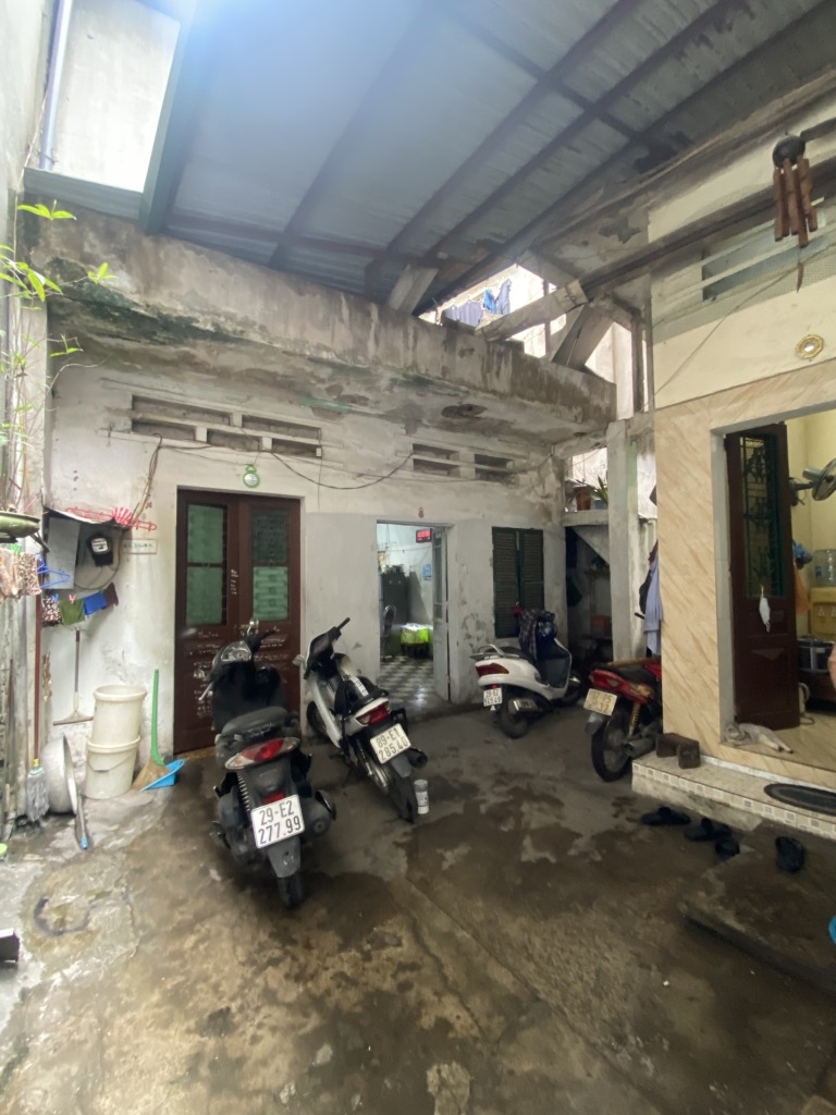 Bán nhà Ngõ Chợ Khâm Thiên - diện tích 109m2 3 tầng - Nhà 3 tầng cũ trung tâm quận Đống Đa - giá 19,8 tỷ