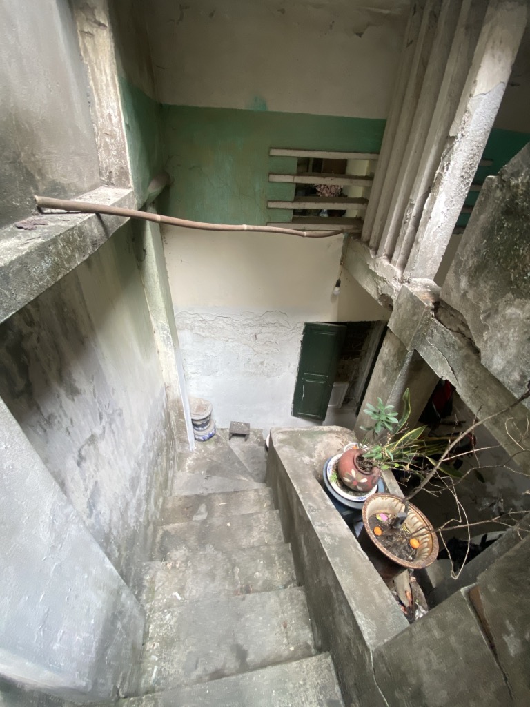 Bán nhà Ngõ Chợ Khâm Thiên - diện tích 109m2 3 tầng - Nhà 3 tầng cũ trung tâm quận Đống Đa - giá 19,8 tỷ