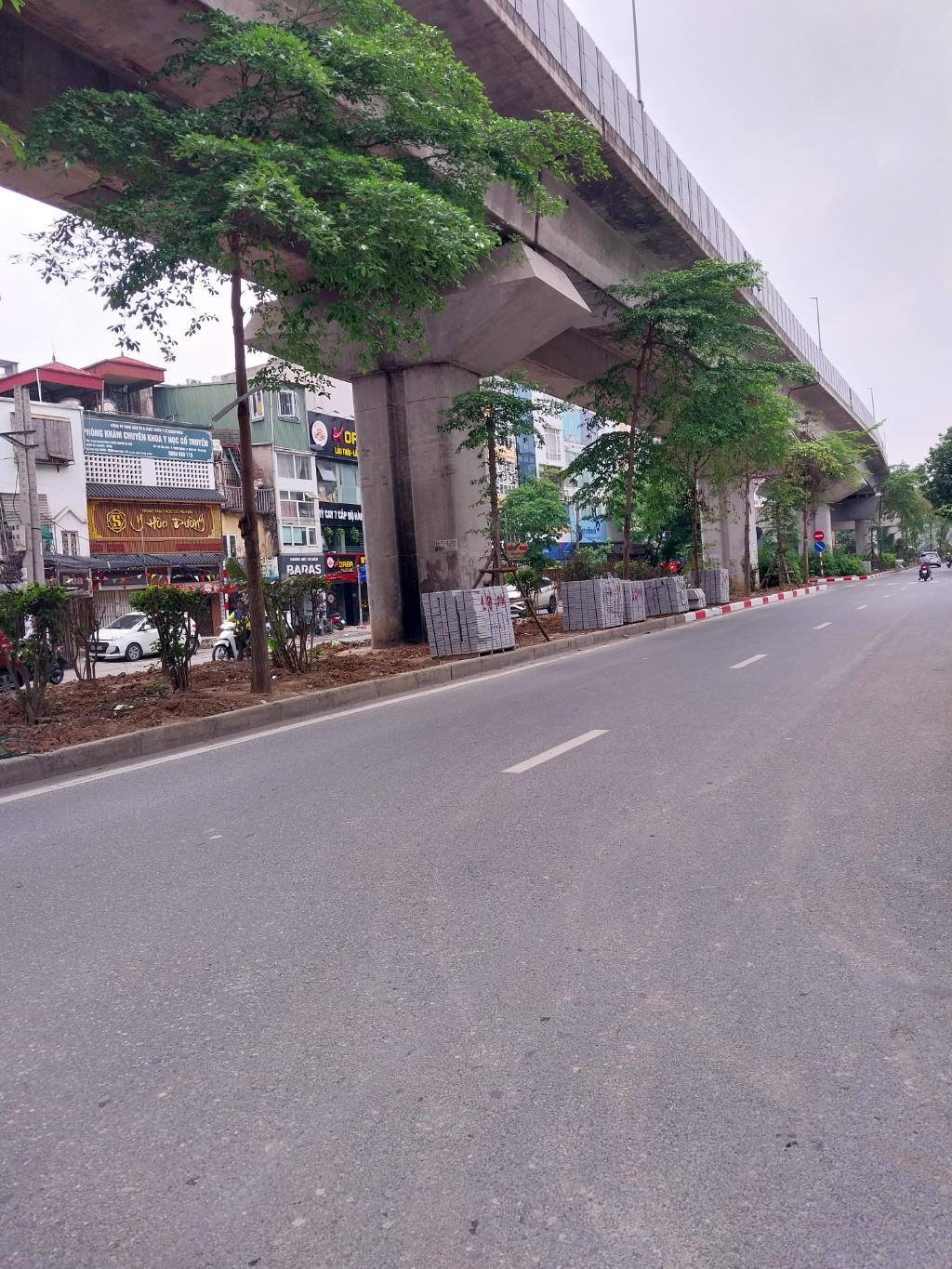 Bán nhà Yên Lãng - diện tích 35.8m2 1 tầng - Mặt phố hai mặt thoáng - giá 21 tỷ