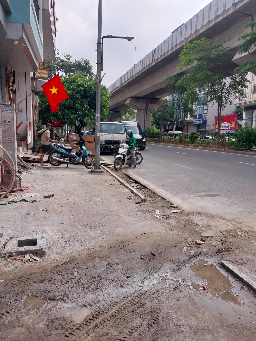 Bán nhà Yên Lãng - diện tích 35.8m2 1 tầng - Mặt phố hai mặt thoáng - giá 21 tỷ