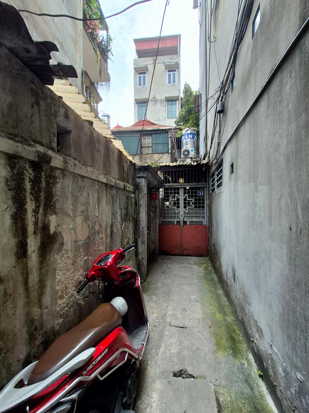 Bán nhà Hòa Bình - diện tích 154m2 2 tầng - Nhà cũ, chủ xác định bán đất - giá 20,5 tỷ