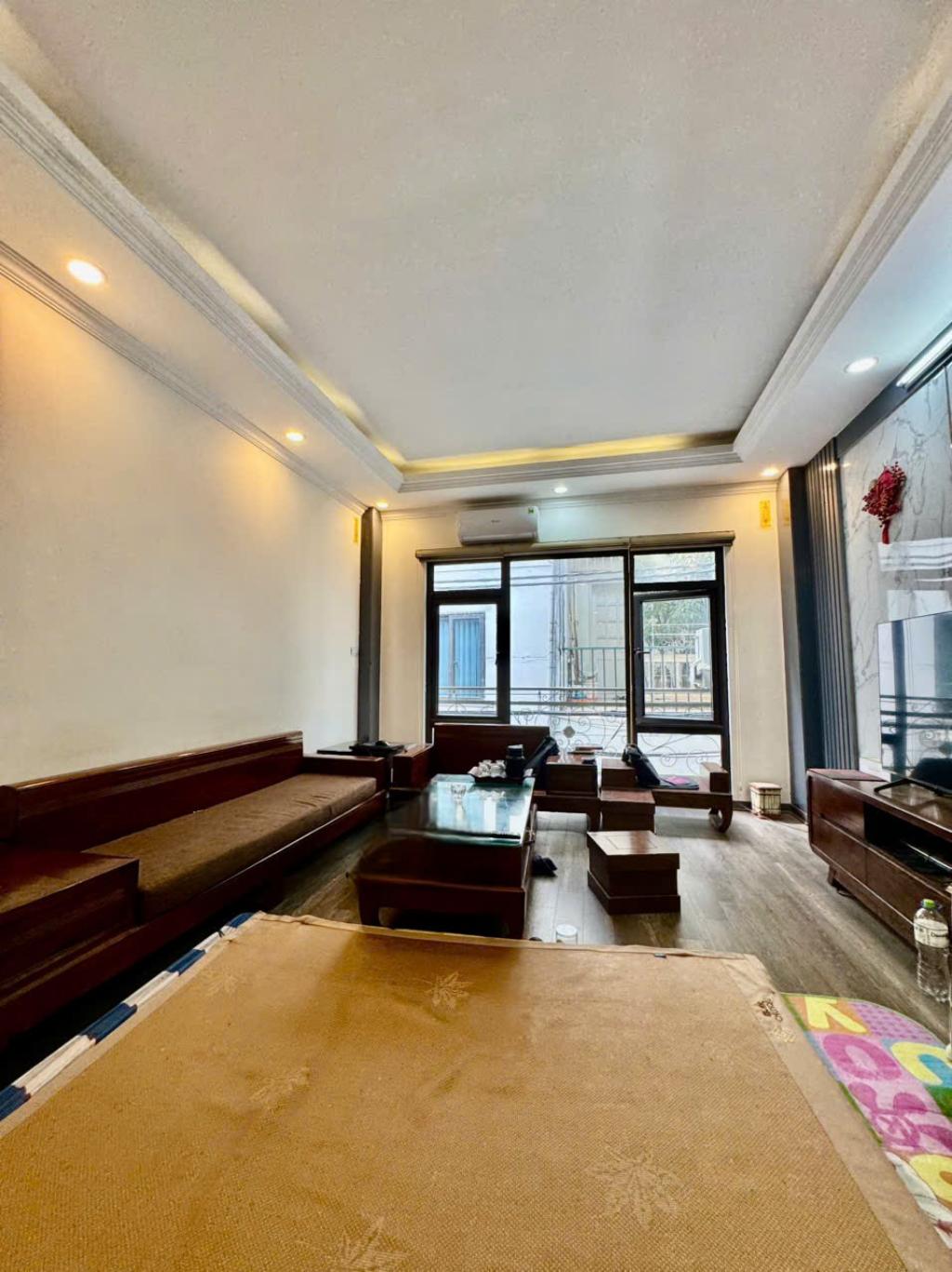 Bán nhà Giải Phóng - diện tích 58m2 6 tầng - Thang máy, ô tô nhỏ vào nhà - giá 16,6 tỷ