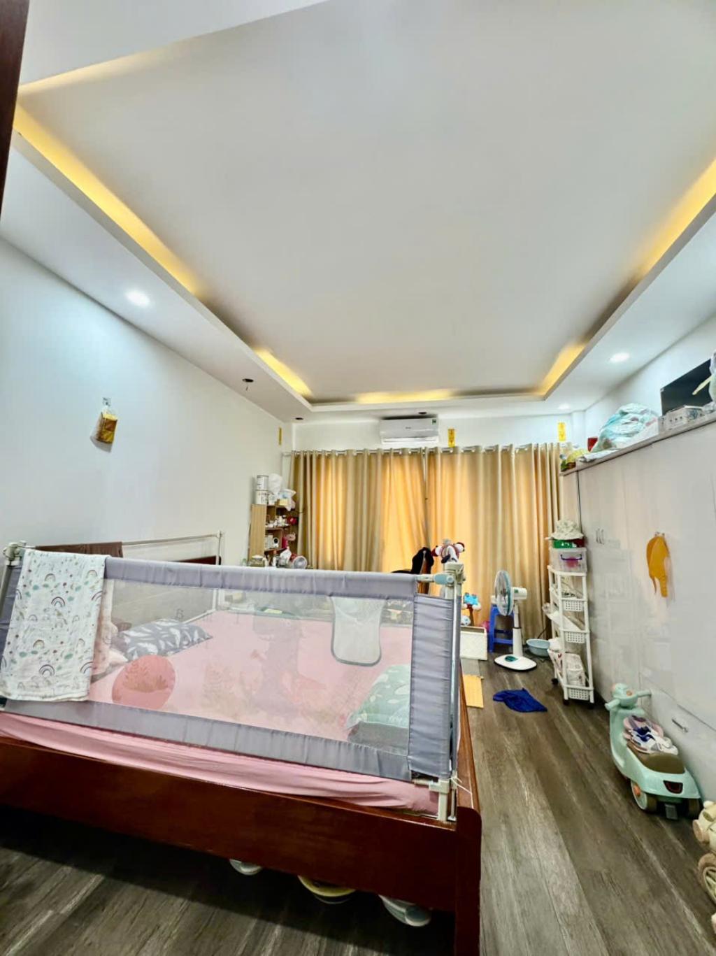 Bán nhà Giải Phóng - diện tích 58m2 6 tầng - Thang máy, ô tô nhỏ vào nhà - giá 16,6 tỷ