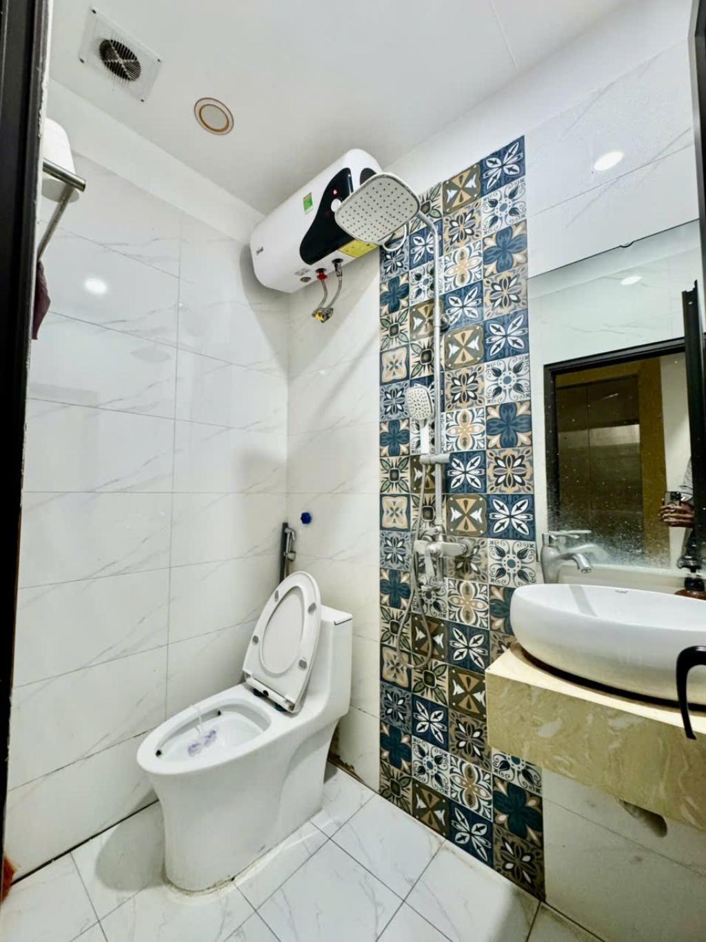 Bán nhà Giải Phóng - diện tích 58m2 6 tầng - Thang máy, ô tô nhỏ vào nhà - giá 16,6 tỷ