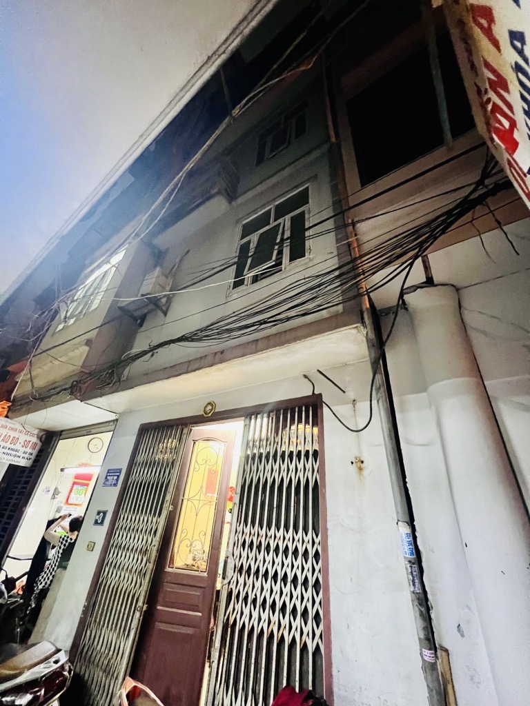 Bán nhà Đường Láng - diện tích 50m2 5 tầng - Kinh Doanh - Sát Phố - Ngõ Trước Nhà Rộng - giá 7,8 tỷ