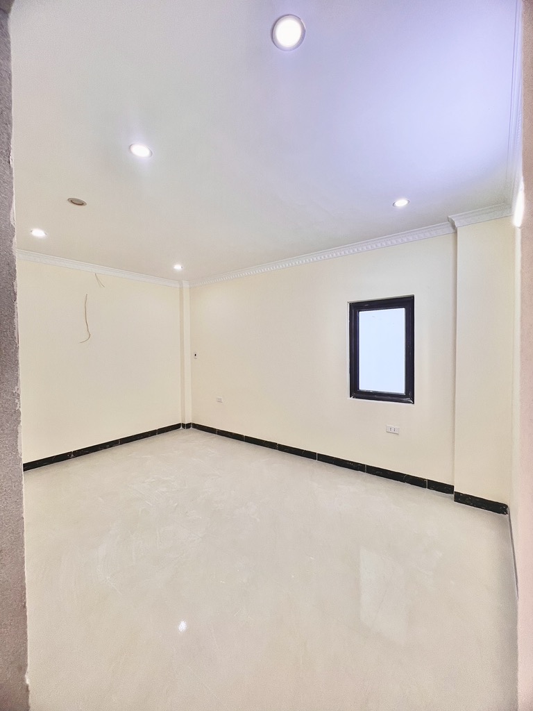 Bán nhà Vĩnh Hưng - diện tích 54m2 5 tầng - Ô TÔ ĐỖ CỬA VÀO NHÀ - giá 11,3 tỷ