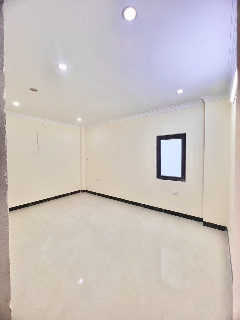 Bán nhà Vĩnh Hưng - diện tích 54m2 5 tầng - Ô TÔ ĐỖ CỬA VÀO NHÀ - giá 11,3 tỷ