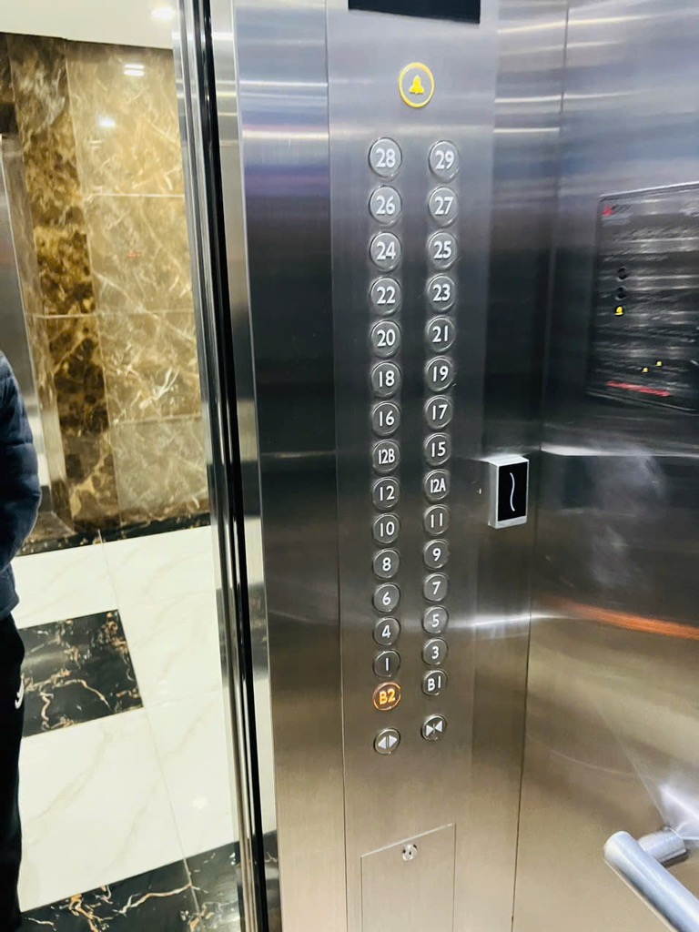 Bán nhà Trần Thủ Độ - diện tích 99.6m2 1 tầng - Chung cư Green Park - giá 7,9 tỷ