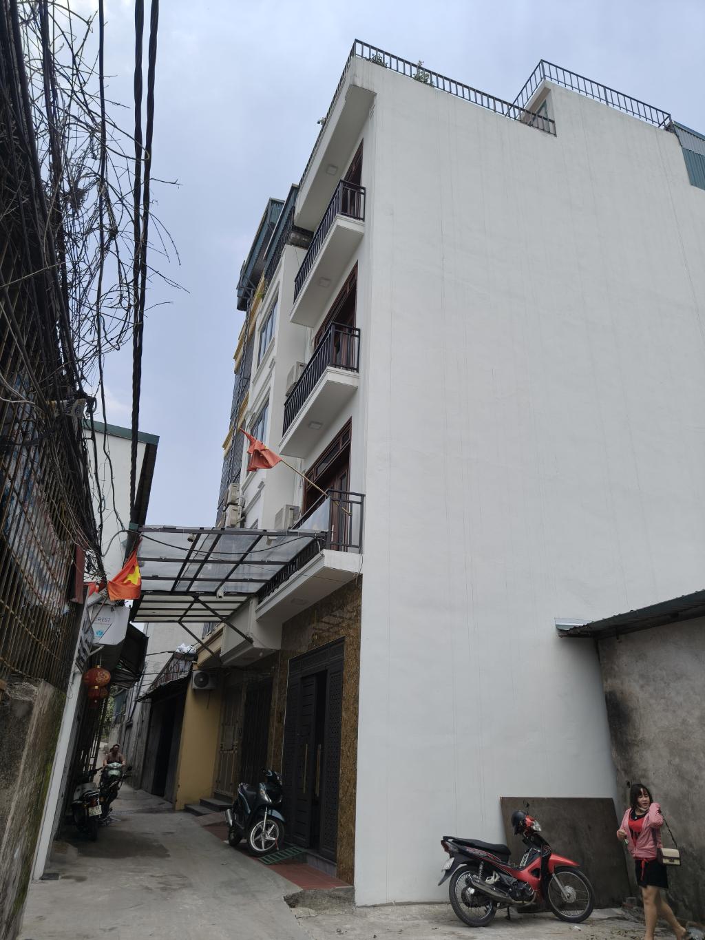 Bán nhà Nguyễn Khoái - diện tích 52m2 5 tầng - Ô TÔ ĐỖ CỬA - giá 13 tỷ